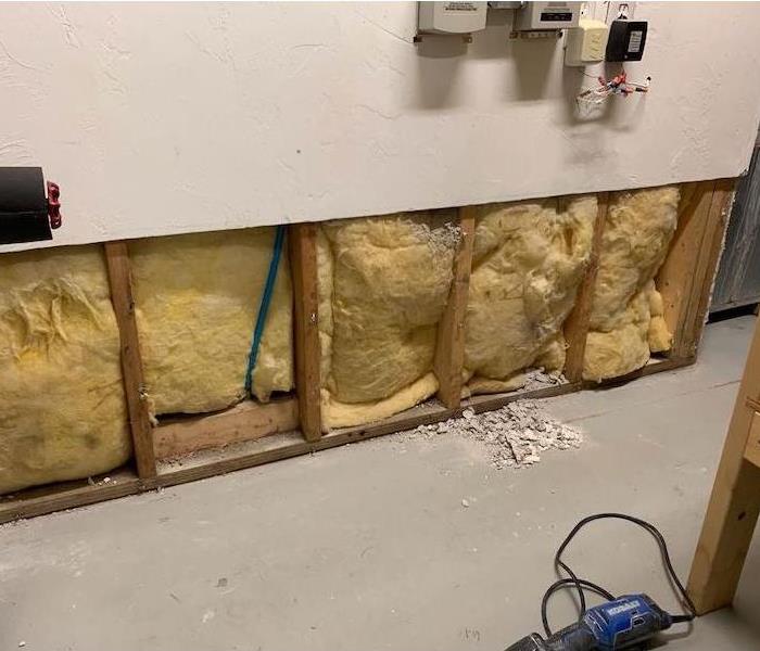  Wall with insulation and framework exposed